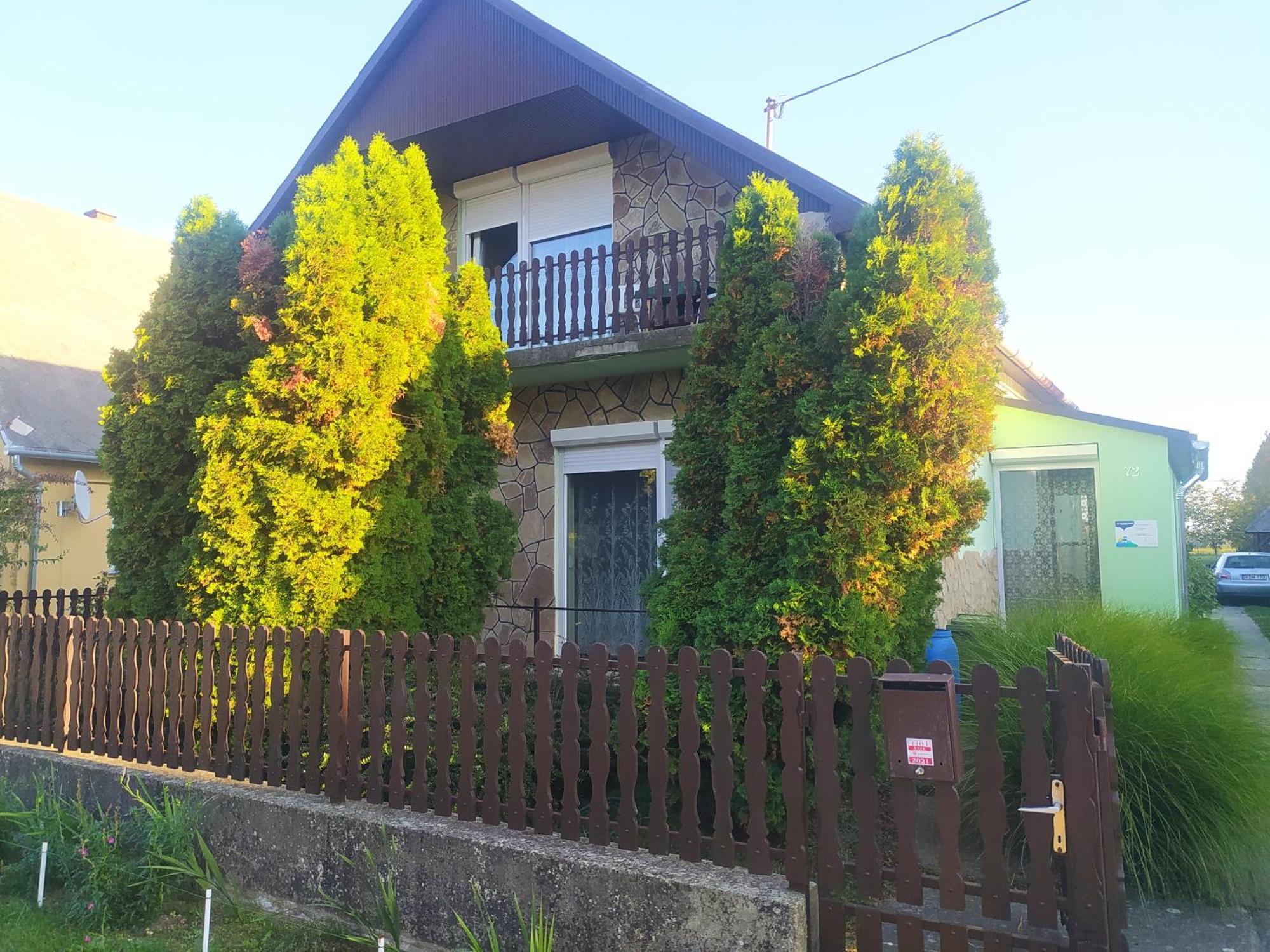 Etus Vendeghaz 2 Villa Balatonfenyves Exterior photo